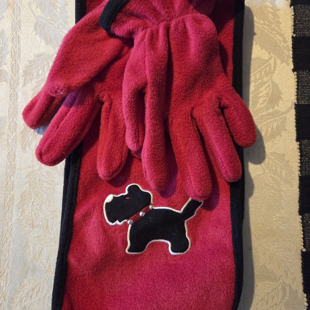 Nolan Glove Company Red Dog Themed Scarf and Glove Set